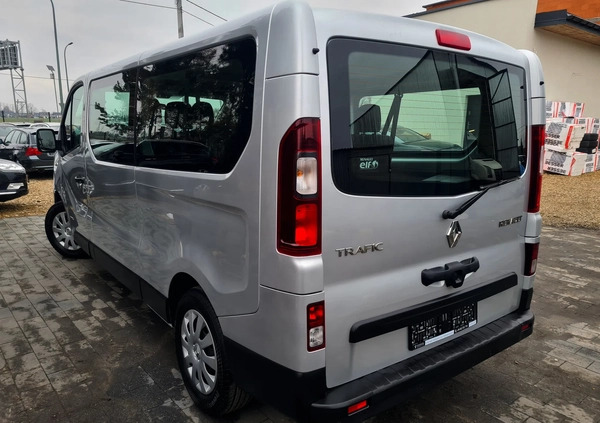 Renault Trafic cena 62999 przebieg: 235263, rok produkcji 2015 z Ogrodzieniec małe 466